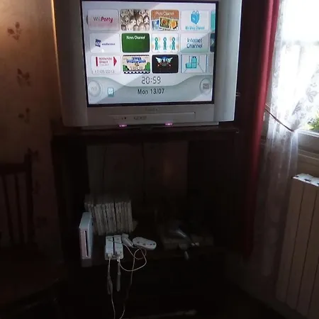 Lenard Charles לינה וארוחת בוקר