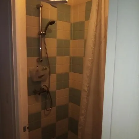 לינה וארוחת בוקר Lenard Charles Juvigny-Val-d'Andaine