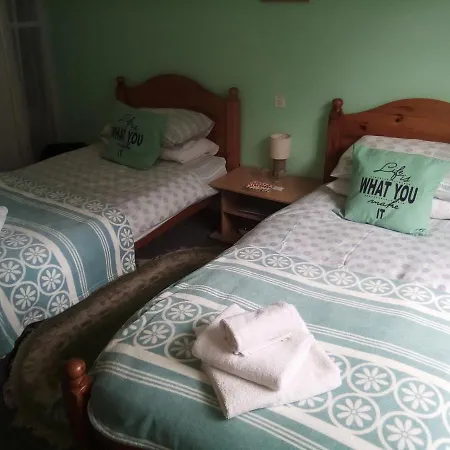 לינה וארוחת בוקר Lenard Charles Juvigny-Val-d'Andaine