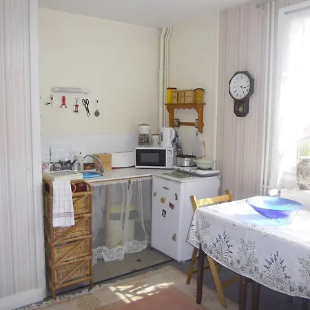 Lenard Charles לינה וארוחת בוקר Juvigny-Val-d'Andaine