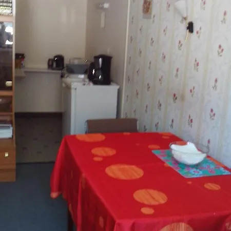 Lenard Charles לינה וארוחת בוקר Juvigny-Val-d'Andaine