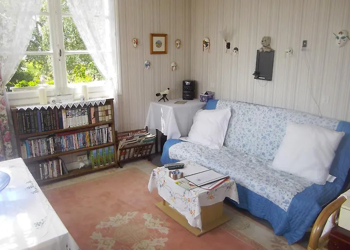 Lenard Charles Bed & Breakfast 3*